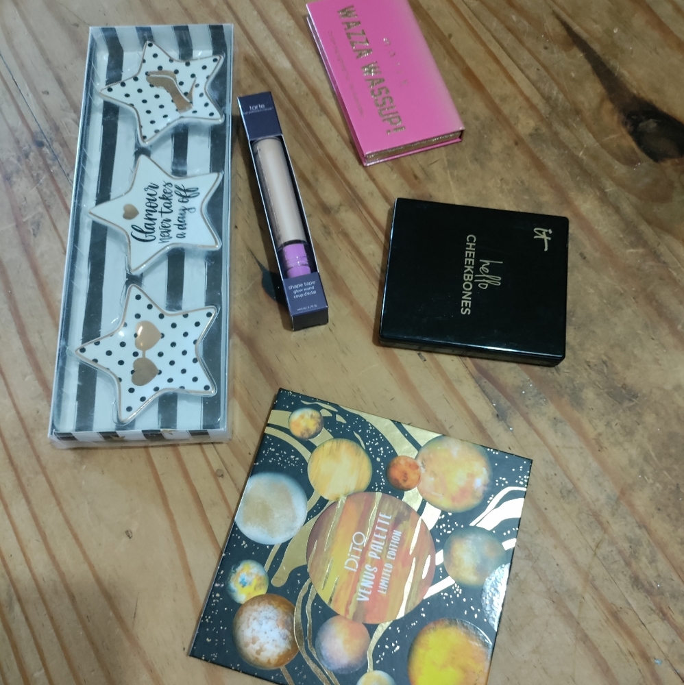 Make up bundle
